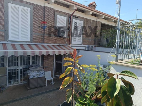 casa indipendente in vendita ad Ariccia