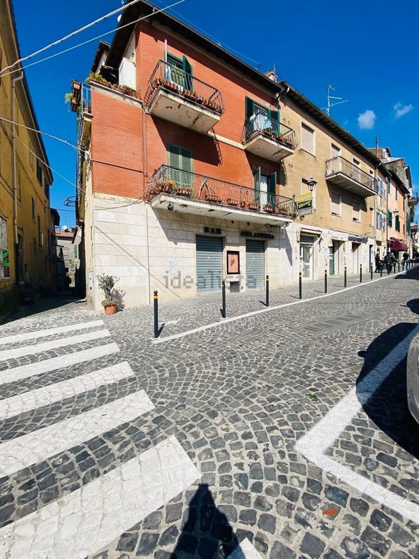 locale commerciale in vendita ad Ariccia