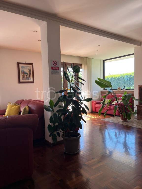 casa indipendente in vendita ad Ariccia