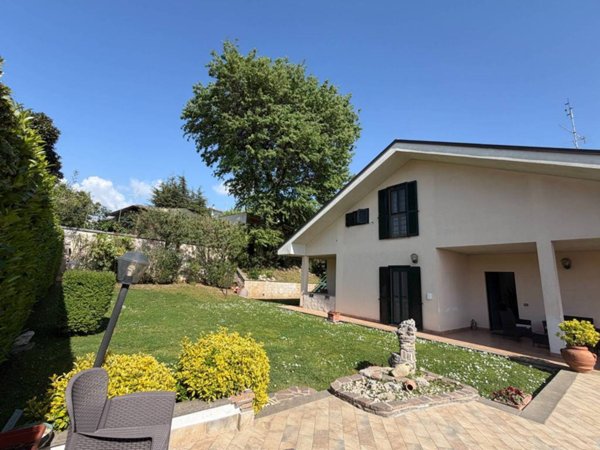 casa indipendente in vendita ad Ariccia