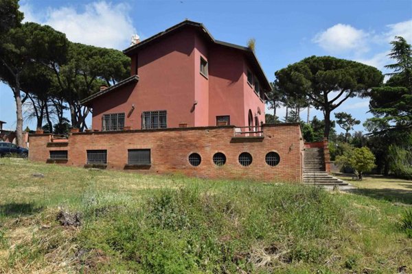 casa indipendente in vendita ad Ariccia