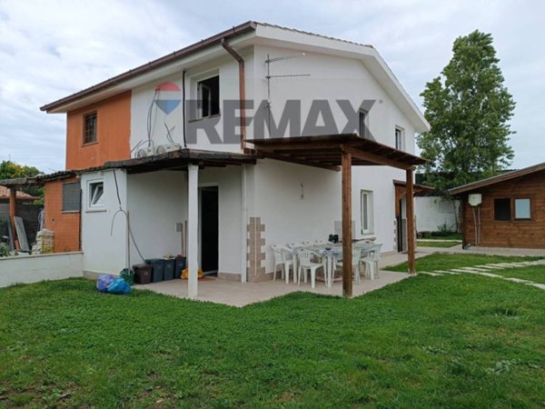 casa indipendente in vendita ad Ariccia