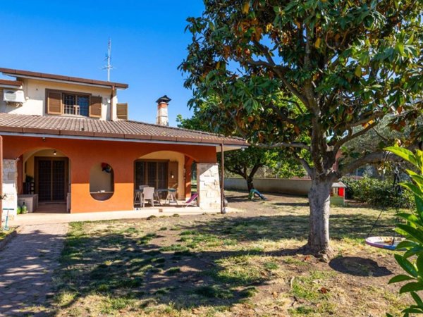 casa indipendente in vendita ad Ariccia