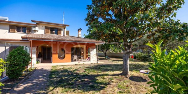 casa indipendente in vendita ad Ariccia