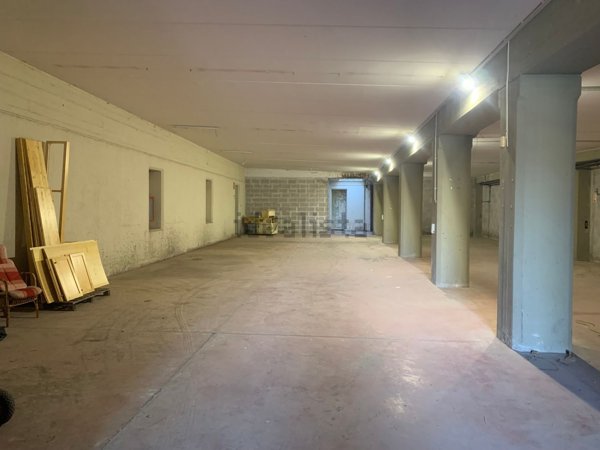 locale di sgombero in vendita ad Ariccia