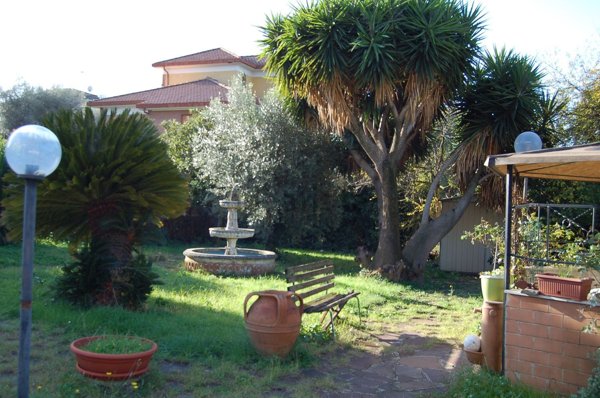 casa indipendente in vendita ad Ariccia