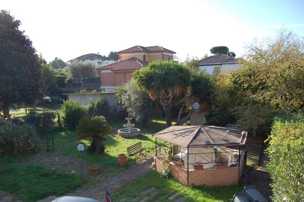 casa indipendente in vendita ad Ariccia
