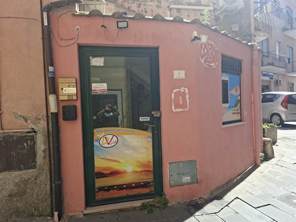 negozio in vendita ad Ariccia