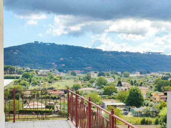 ufficio in vendita ad Ariccia