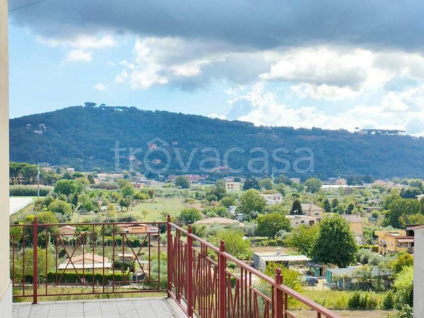 appartamento in vendita ad Ariccia in zona Fontana di Papa