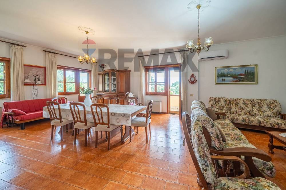 casa indipendente in vendita ad Ariccia