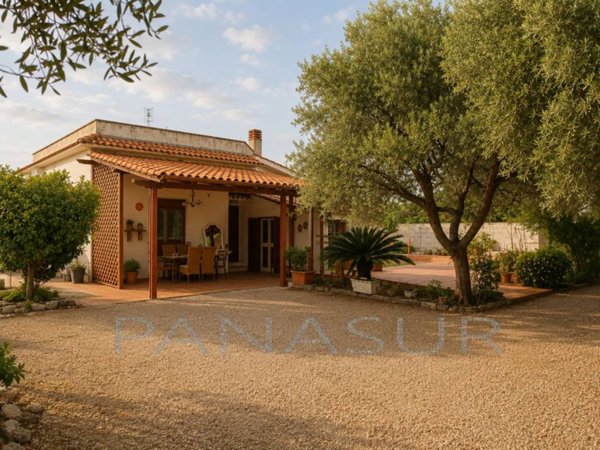 casa indipendente in vendita ad Ariccia in zona Fontana di Papa