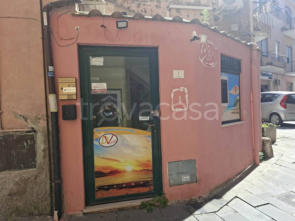 negozio in vendita ad Ariccia