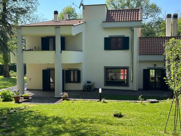 casa indipendente in vendita ad Ariccia