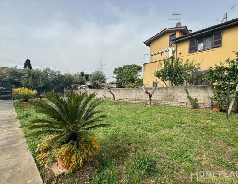 appartamento in vendita ad Ariccia in zona Fontana di Papa