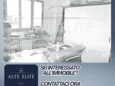 locale commerciale in vendita ad Ariccia in zona Fontana di Papa