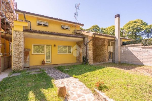 casa indipendente in vendita ad Ariccia