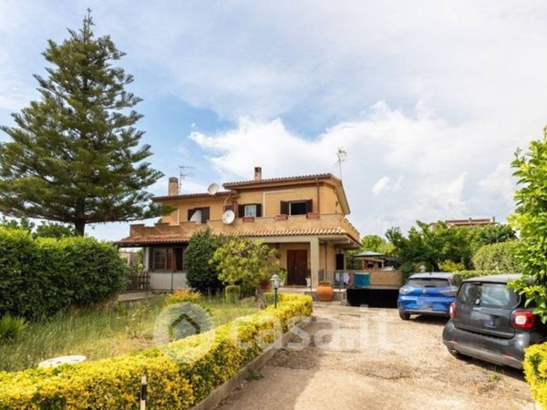 casa indipendente in vendita ad Ariccia in zona Fontana di Papa