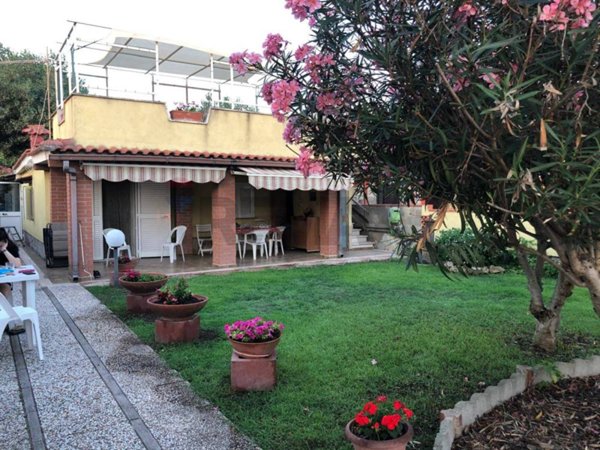 casa indipendente in vendita ad Ariccia