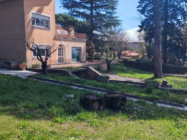 casa indipendente in vendita ad Ariccia
