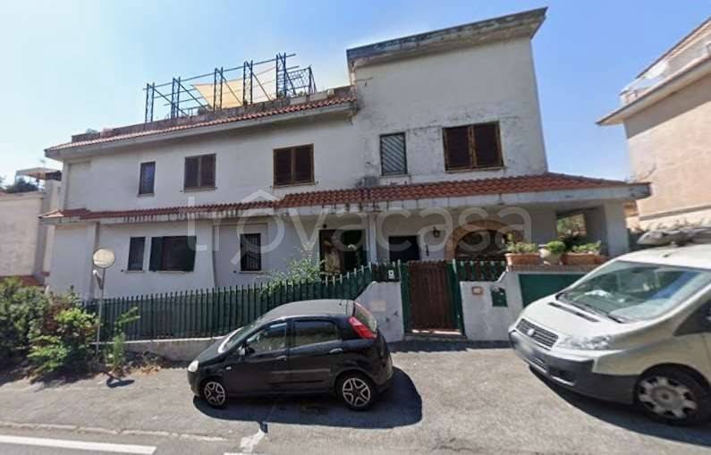 appartamento in vendita ad Ariccia in zona Fontana di Papa