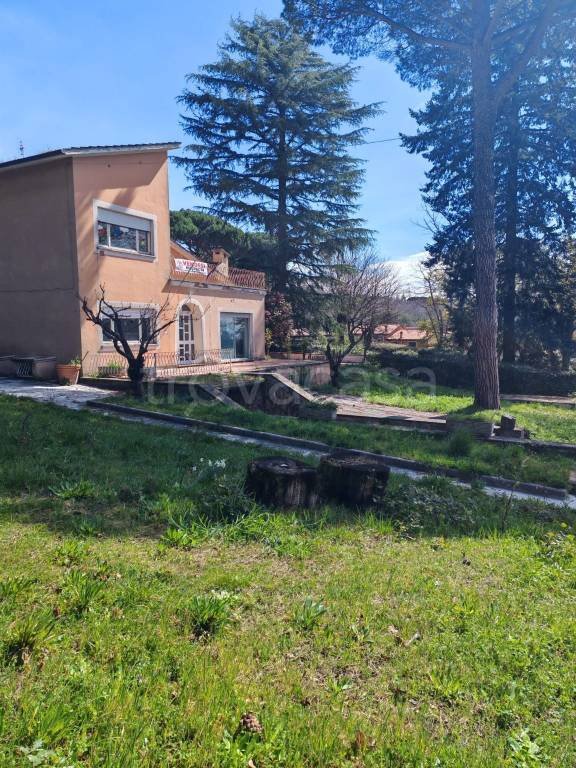 casa indipendente in vendita ad Ariccia