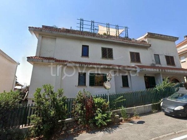 appartamento in vendita ad Ariccia in zona Fontana di Papa