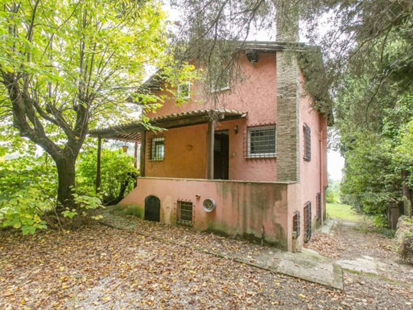 casa indipendente in vendita ad Ariccia in zona Fontana di Papa