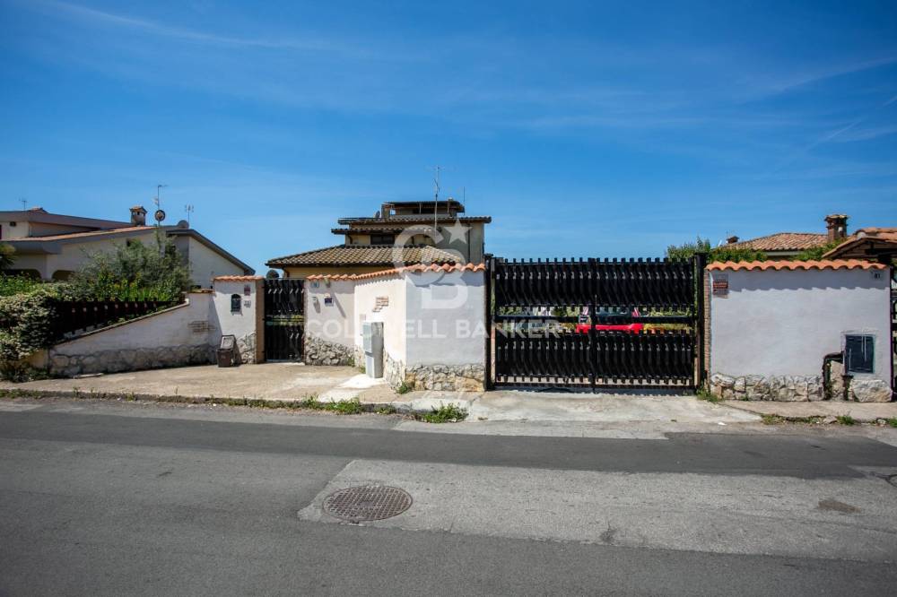 casa indipendente in vendita ad Ariccia