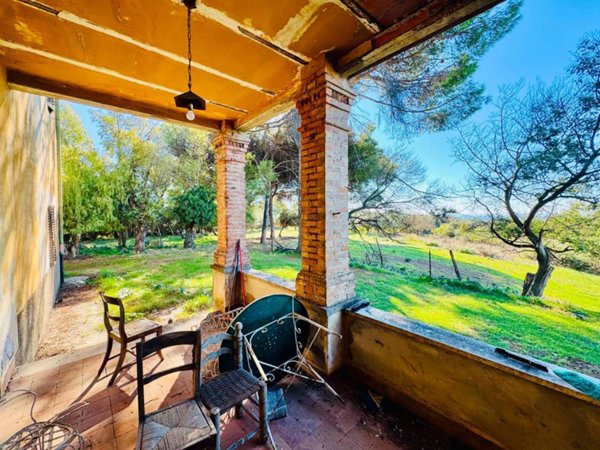 casa indipendente in vendita ad Ariccia in zona Fontana di Papa