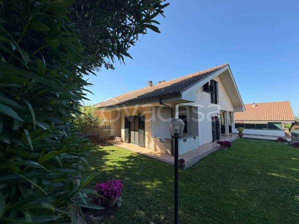 casa indipendente in vendita ad Ariccia in zona Fontana di Papa