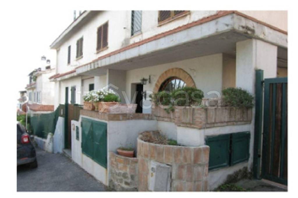 appartamento in vendita ad Ariccia in zona Fontana di Papa