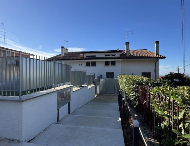 appartamento in vendita ad Ariccia in zona Fontana di Papa