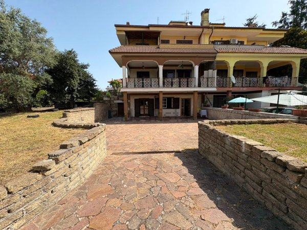 appartamento in vendita ad Ariccia in zona Fontana di Papa