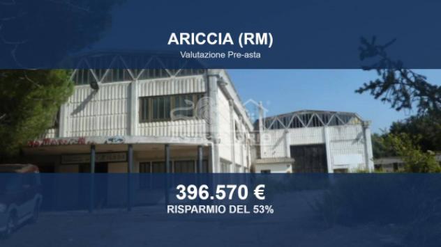 locale commerciale in vendita ad Ariccia