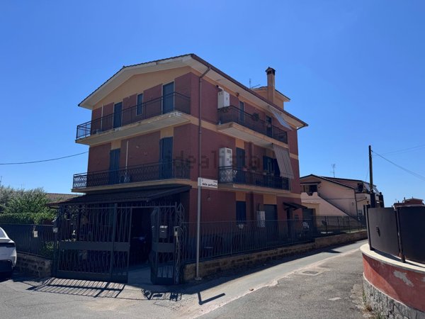 appartamento in vendita ad Ariccia in zona Fontana di Papa