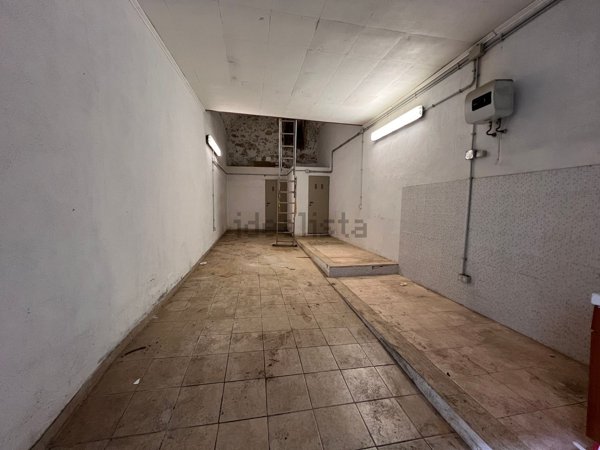 locale di sgombero in vendita ad Ariccia