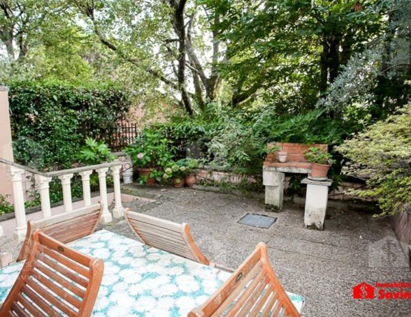 casa indipendente in vendita ad Ariccia