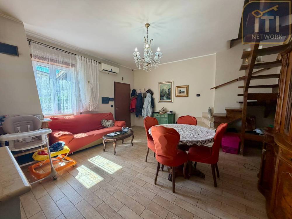 casa indipendente in vendita ad Ariccia