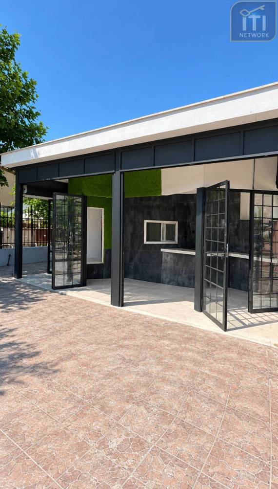 locale commerciale in vendita ad Ariccia