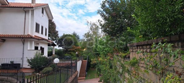 casa indipendente in vendita ad Ariccia