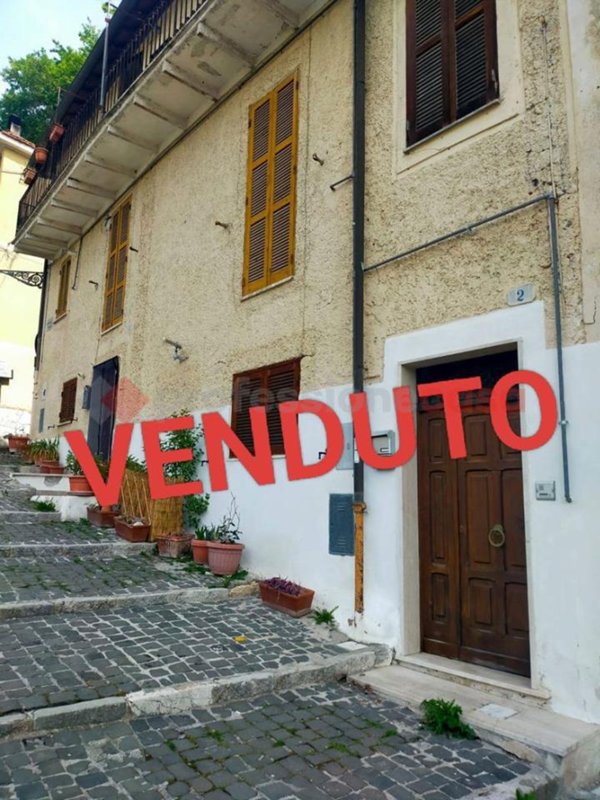 casa indipendente in vendita ad Arsoli