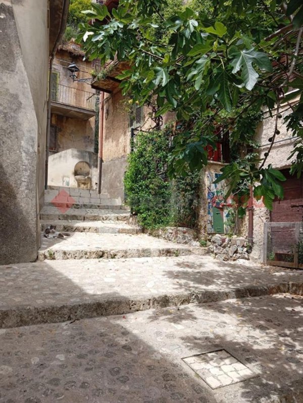 casa indipendente in vendita ad Arsoli
