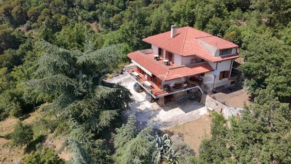 casa indipendente in vendita ad Arsoli