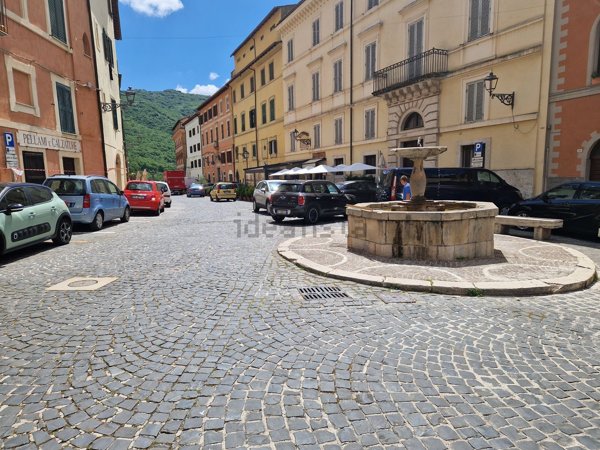 locale commerciale in vendita ad Arsoli