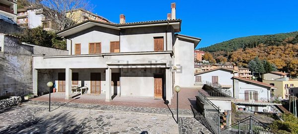 casa indipendente in vendita ad Arsoli