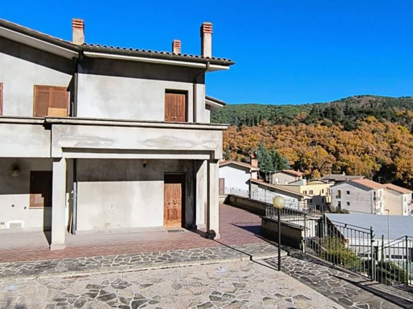 casa indipendente in vendita ad Arsoli