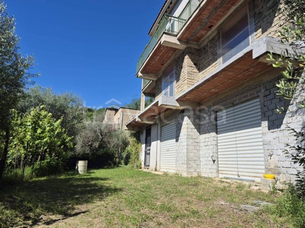 casa indipendente in vendita ad Arsoli