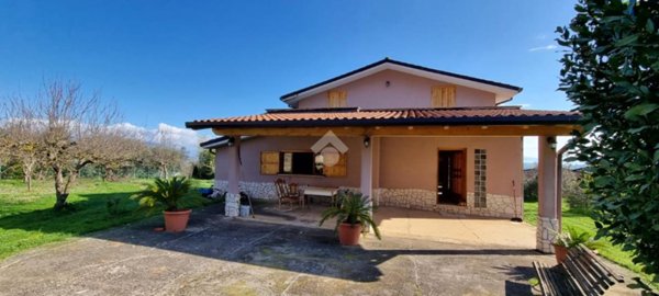 casa indipendente in vendita ad Artena in zona Maiotini