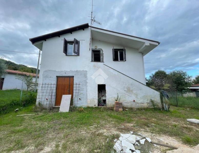 casa indipendente in vendita ad Artena